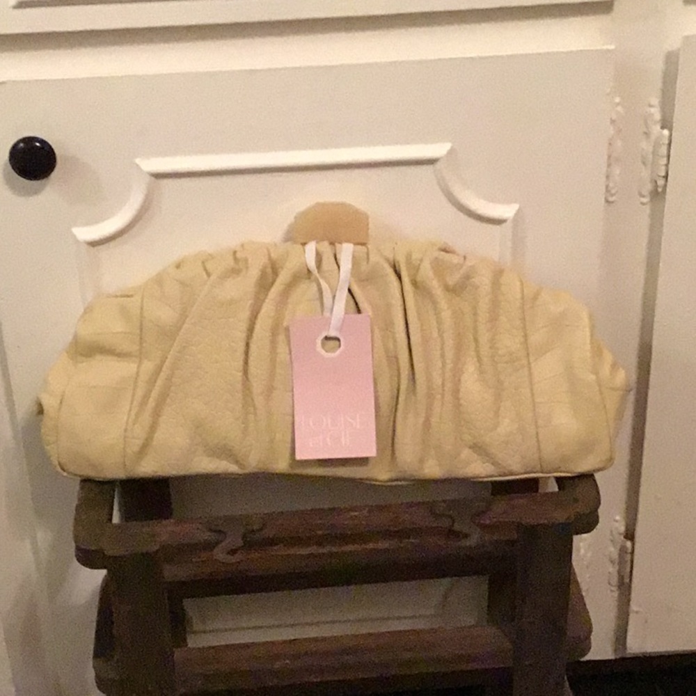 Louise et Cie  NWT Loni Clutch French Vanilla
